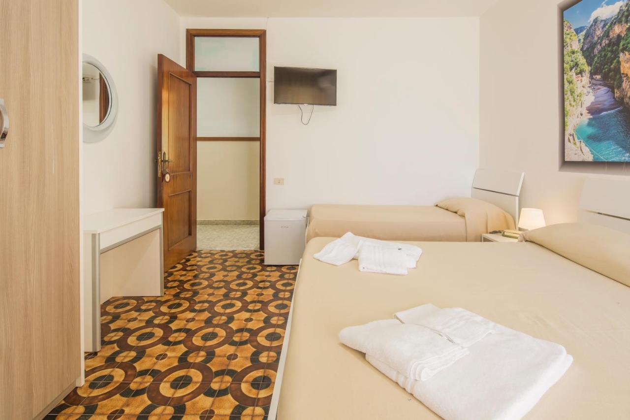 Hotel Rosy ياتّيباليا المظهر الخارجي الصورة