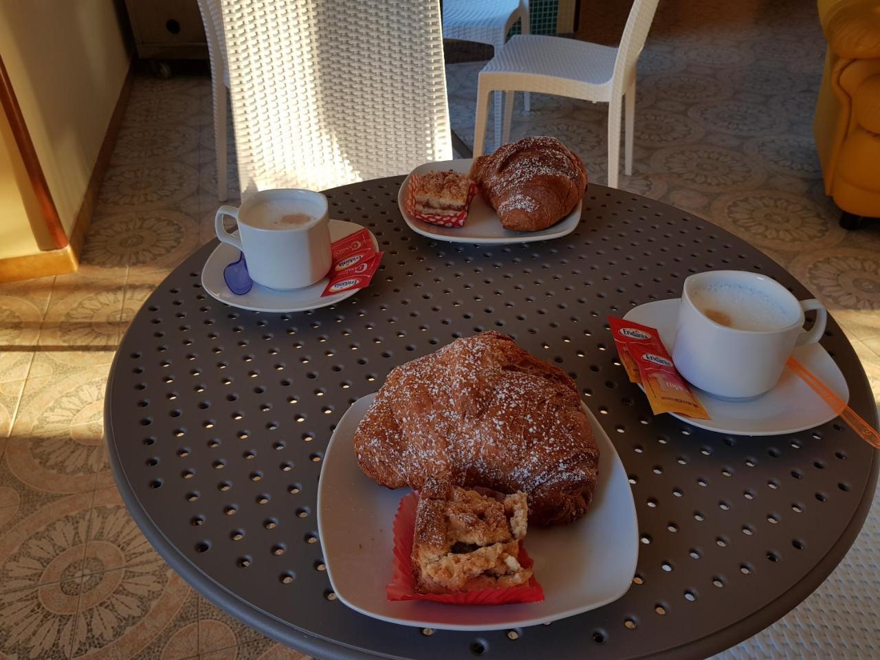 Hotel Rosy ياتّيباليا المظهر الخارجي الصورة