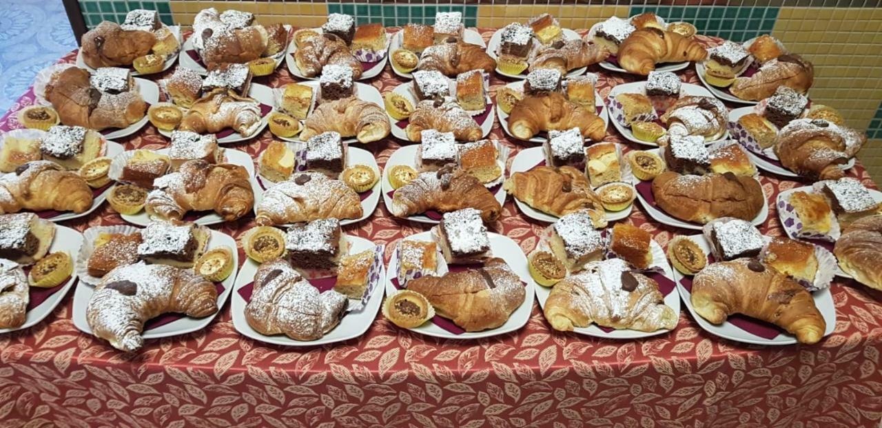 Hotel Rosy ياتّيباليا المظهر الخارجي الصورة